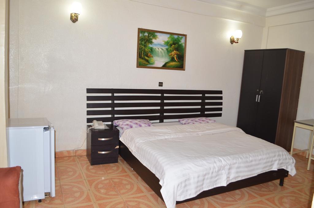 Ouaga Beach Hotel Ouagadougou Eksteriør billede