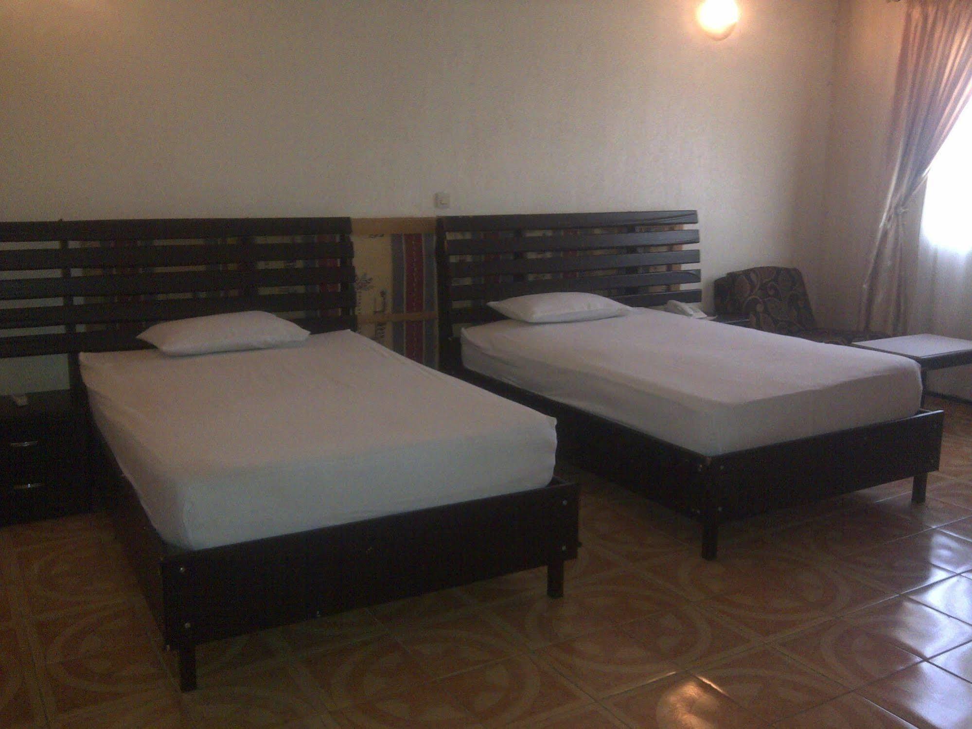Ouaga Beach Hotel Ouagadougou Eksteriør billede